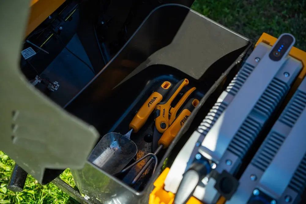 STIGA tractor de tuns iarba pe acumulator TORNADO 398e STIGA