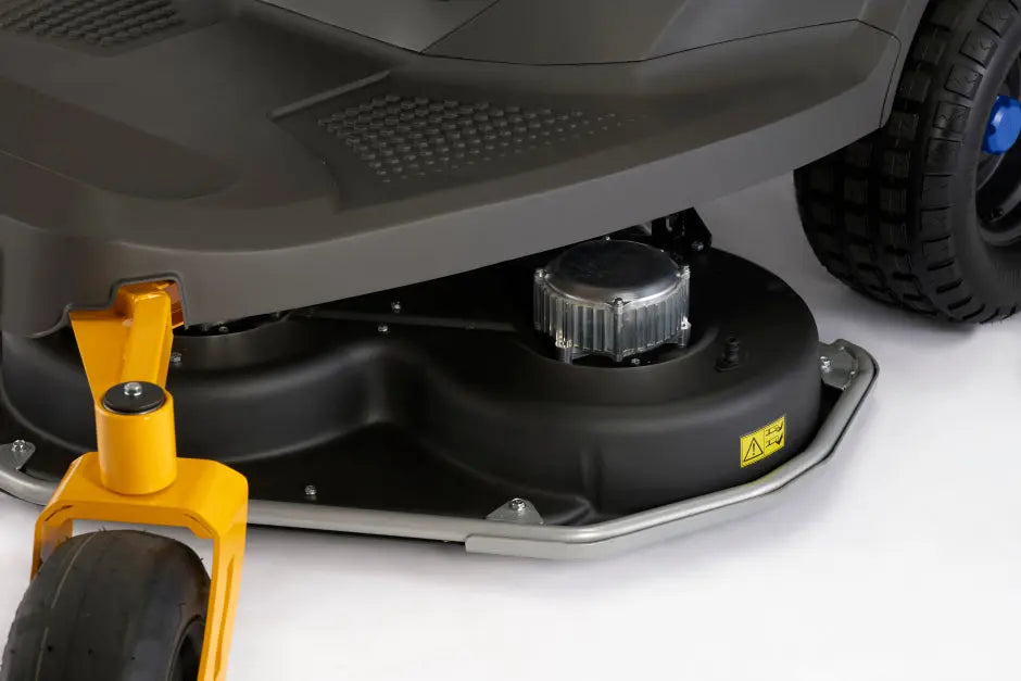 STIGA tractor de tuns iarba cu intoarcere pe loc, pe acumulator GYRO 900e STIGA